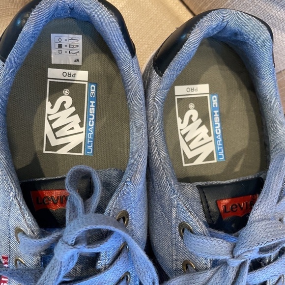 Men’s Vans/LEVIS TURNER SLUB CHAMBRAY Sneakers - Picture 6 of 9